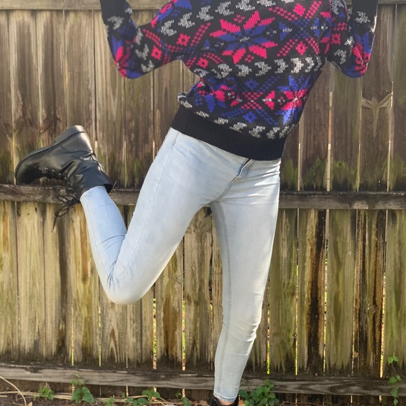 Fun and Cozy Patterned Sweater - Picture 2 of 8